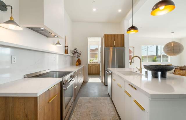 Photo of 361 W Sunview Avenue