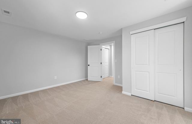 Photo of 342 E BARNARD Street