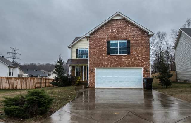 Pet Friendly Three Bedroom with Bonus!