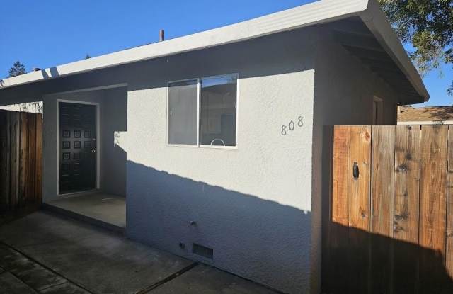 Photo of 808 Moraga DR