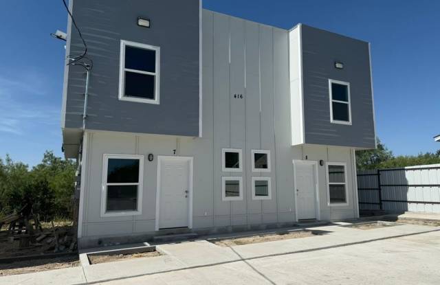 Photo of 416 J R Rodriguez