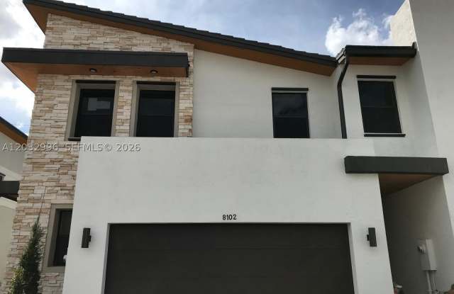 8102 NW 105th Ct