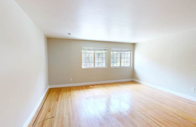 600 Oak