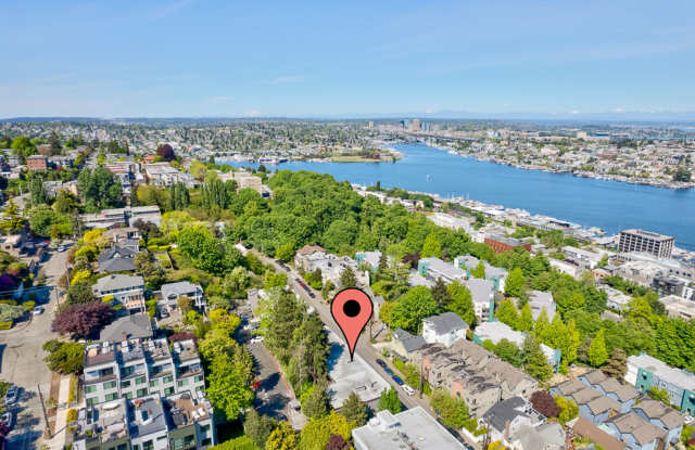 Taylor Avenue Condominiums ~ Queen Anne