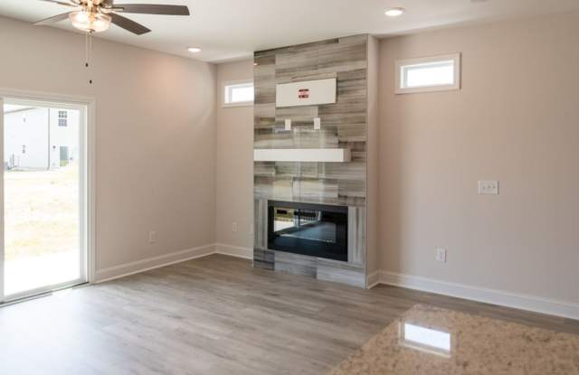 Modern and Luxurious New Construction in Great Location!