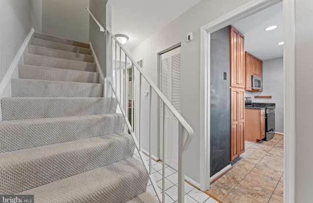 8392 GLASTONBURY COURT