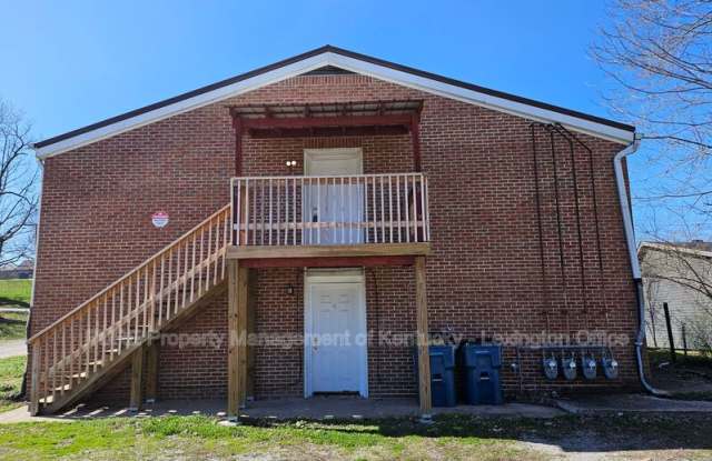 427 Cardwell Avenue - 427 Cardwell Avenue, Harrodsburg, KY 40330