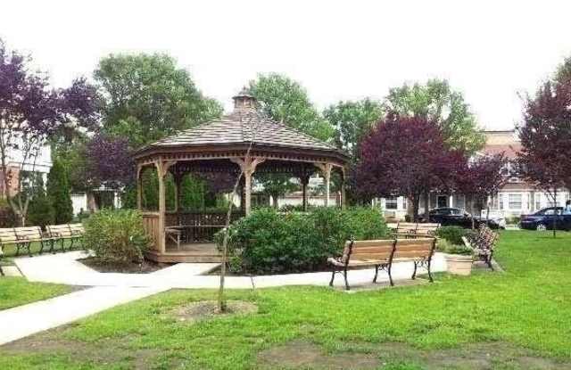 82-74 Country Pointe Circle