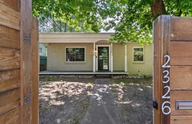 Photo of 2326 North Meade Avenue