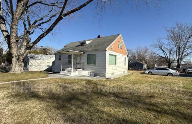 211 S Quincy St.