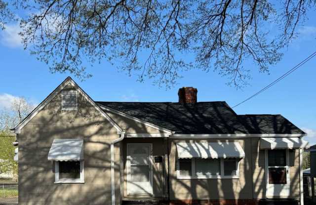 Cozy 2-Bedroom, 1-Bathroom Home w/ a Bonus Room