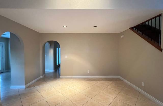 3 bedroom upgraded Green Valley Home with Pool!