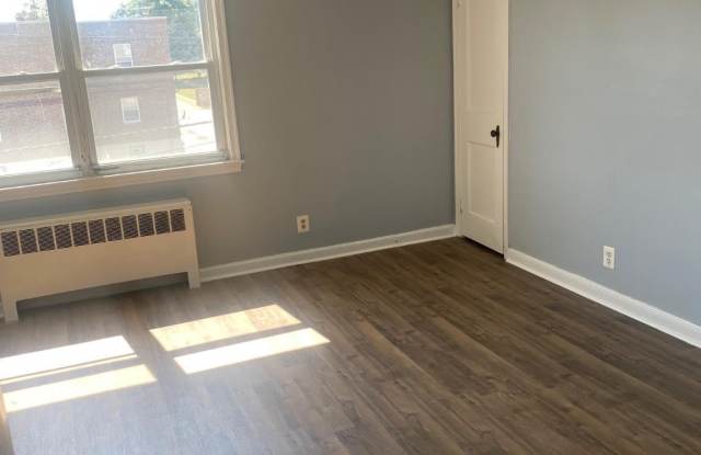 6254 EVERETT Avenue unit: 3