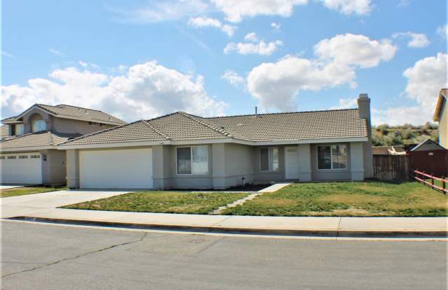 Roomy 4 bedroom home in Hesperia