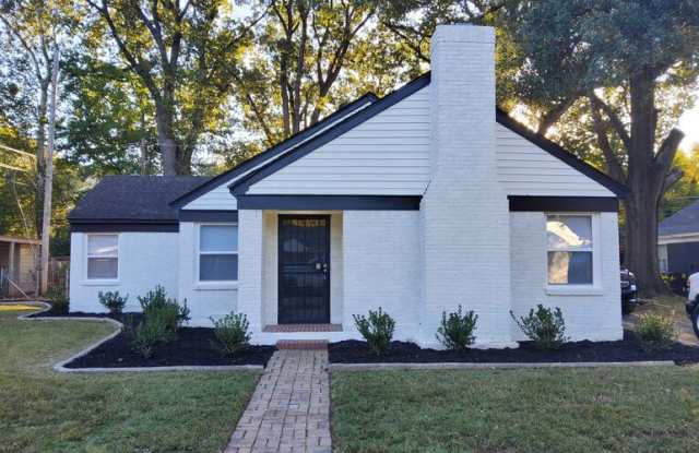 1336 Oak Ridge Dr