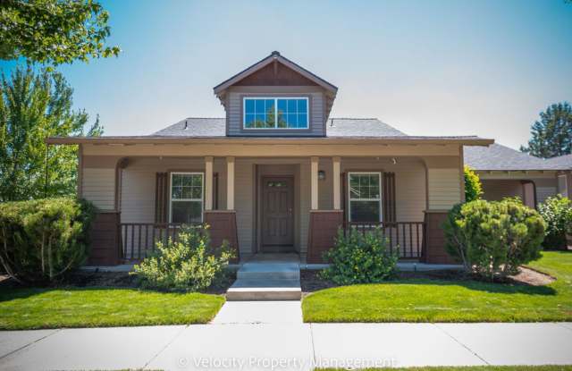 Beautifully Maintained Single Level Home with AC! - 20681 Couples Lane, Bend, OR 97702