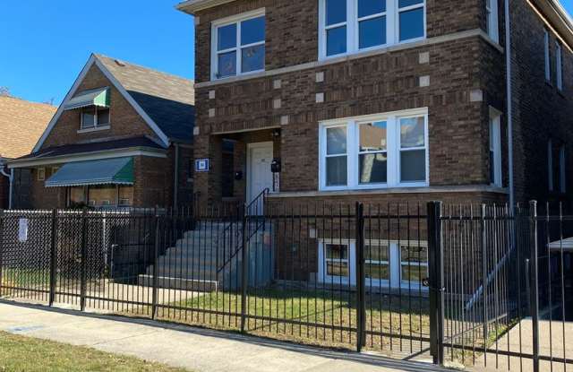 Photo of 8707 S Manistee Ave