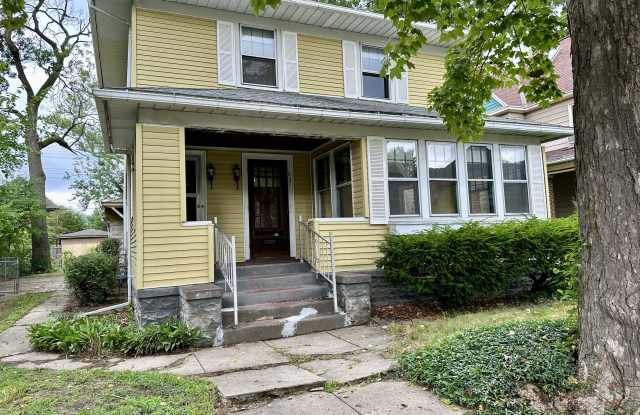 837 Forest Avenue