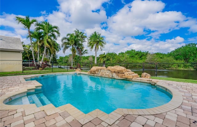 2864 E Abiaca Cir - 2864 East Abiaca Circle, Davie, FL 33328