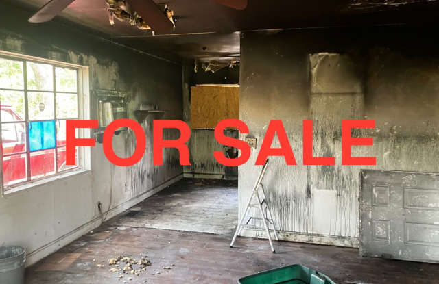 Photo of FOR SALE: HANDYMAN SPECIAL!