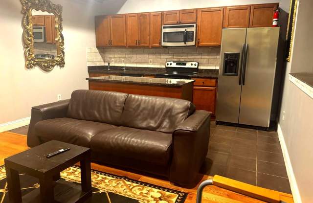 136 S 8TH Street unit: 2