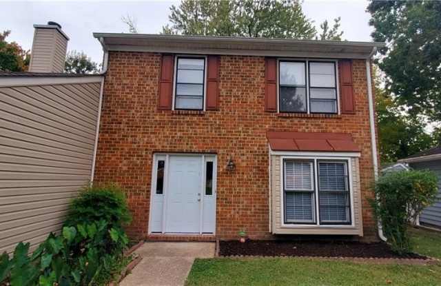 1328 Fernside Court