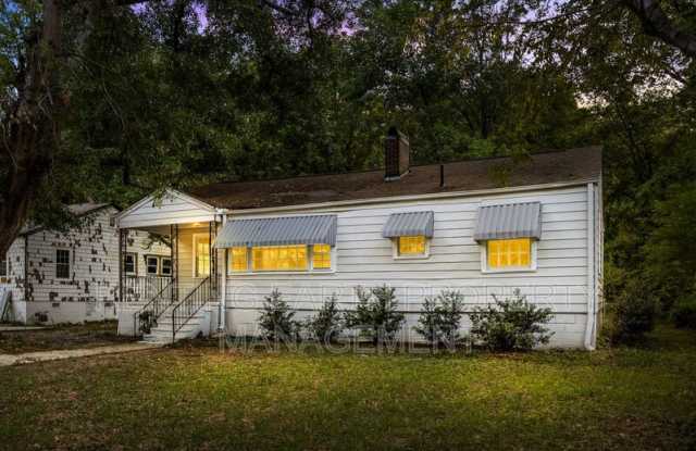 832 Meadowbrook Dr
