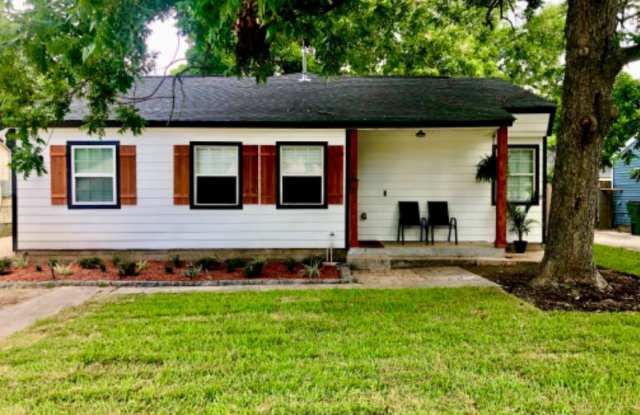 729 E Kyle St.