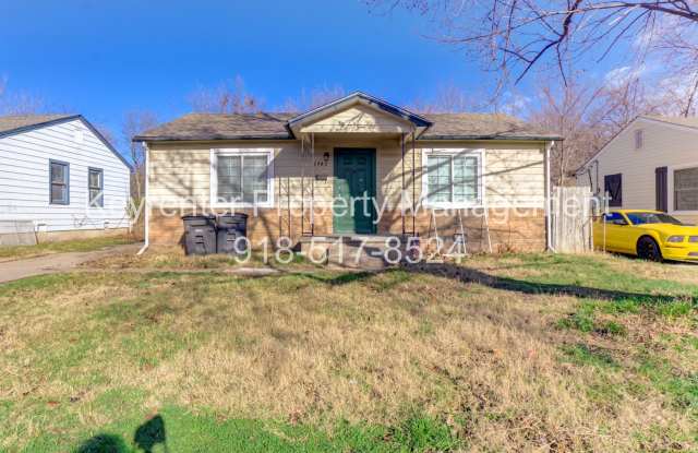 Gorgeous 2 Bedroom West Tulsa Home!