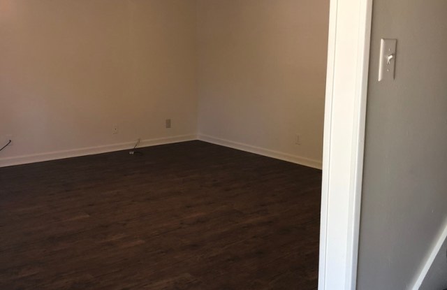 Photo of 2 Bedroom 1.5 Bath Townhouse