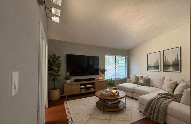 1 BD 1 BATH CONDO TOTAL ELECTRIC!