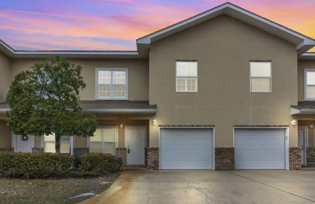 3 bedrooms in Ft Walton Beach!!
