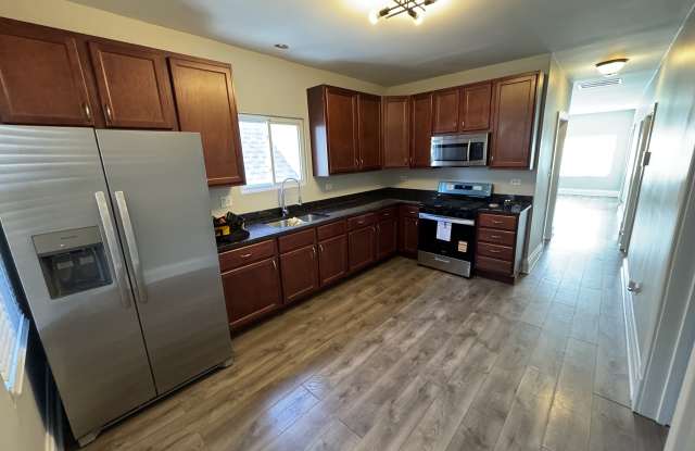 5410 West Wrightwood Avenue