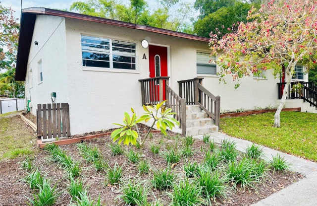 Charming 2br/1ba duplex in Largo across from Botanicals!