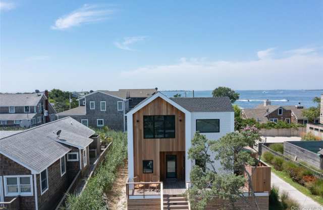 319 Wilmot Road