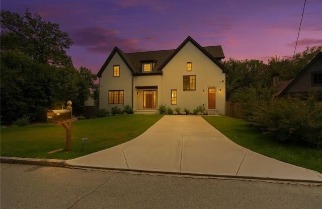 2071 Fairhaven Circle NE