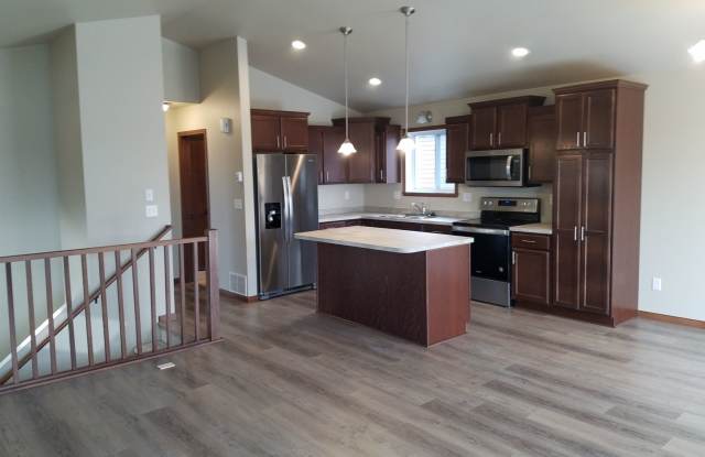 3 Bedroom / 2 Bathroom House For Rent!