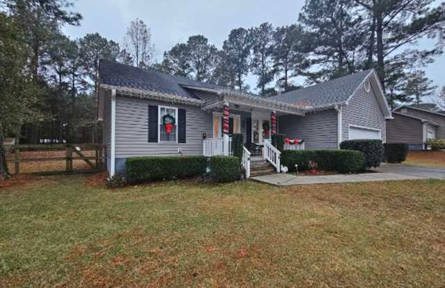 Photo of Beautiful 3 Bedroom Home In Jacksonville!