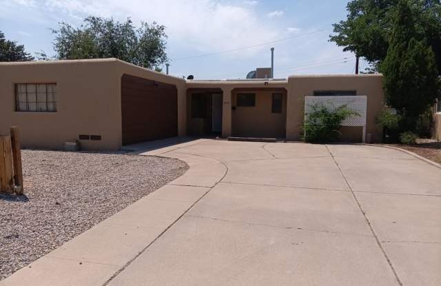 3 Bedroom, 2-Bathroom in the NE Heights, Close to Everything.