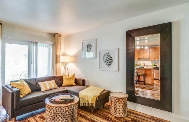 8421 Del Lago Circle Unit E11