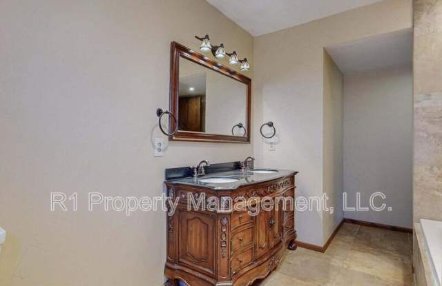 501 Calle del la Angel