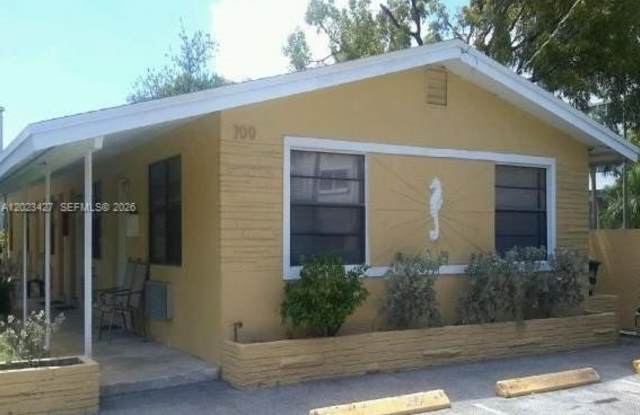700 NE 1st Ct