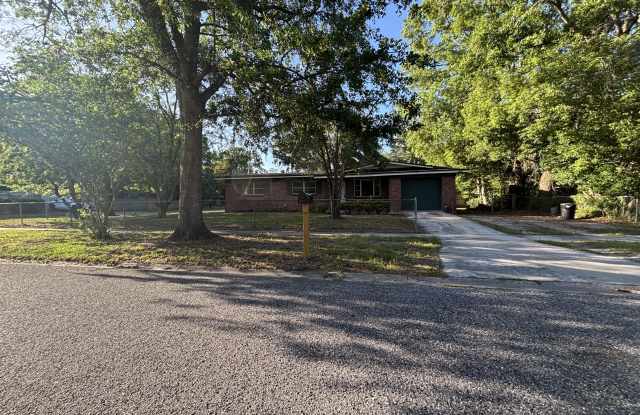 7525 Sharbeth Drive South