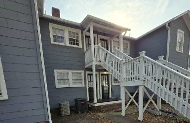 1205 West Palmetto Street - B