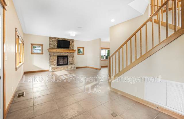 3270 North Waterwood Lane