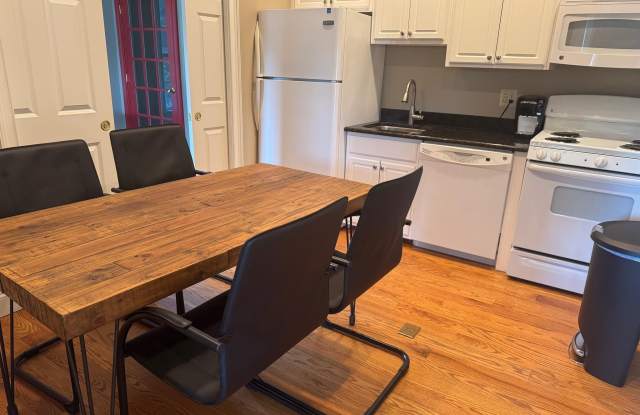 1113 GENERAL WASHINGTON MEM Boulevard unit: D