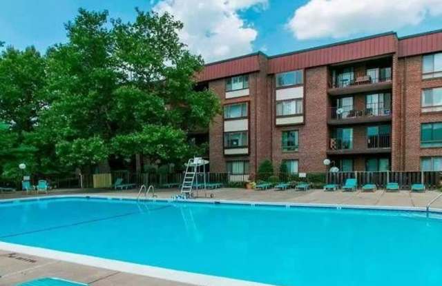 124 ROBERTS Lane unit: 101