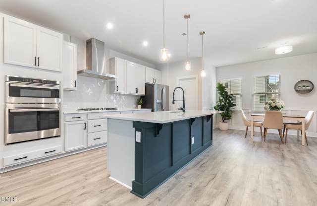 Photo of 907 Lake Beacon Way