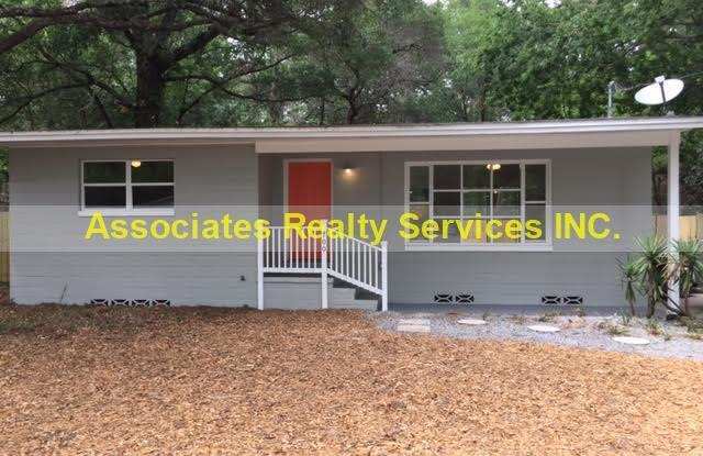 Renovated Home in NW. - 700 Northwest 19th Avenue, Gainesville, FL 32609