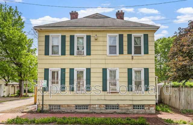 673 E Sycamore St.